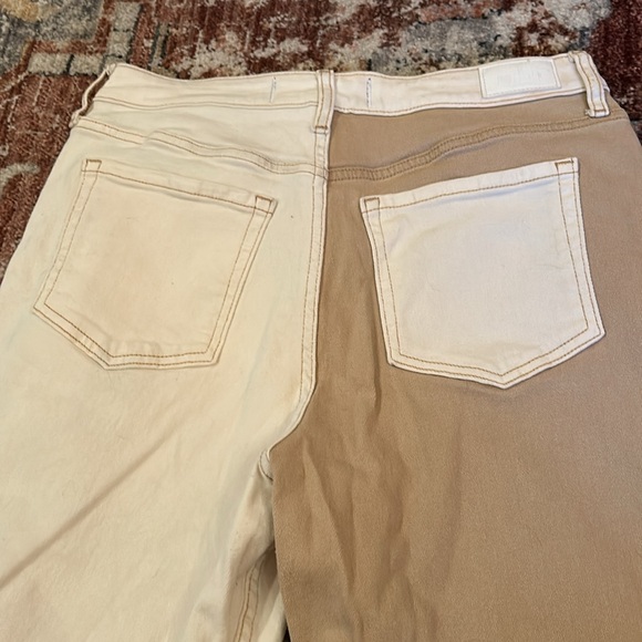 Hollister Dual Tone Ultra High-Rise Mom Jean Size 13R - Picture 5 of 5